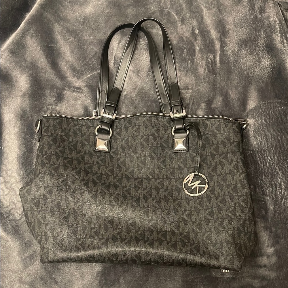 Michael Kors Black Signature Tote